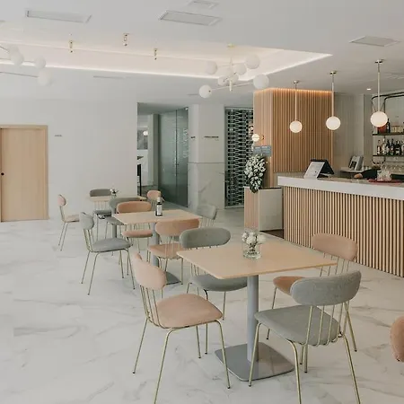 El Mirador Hotel 4*