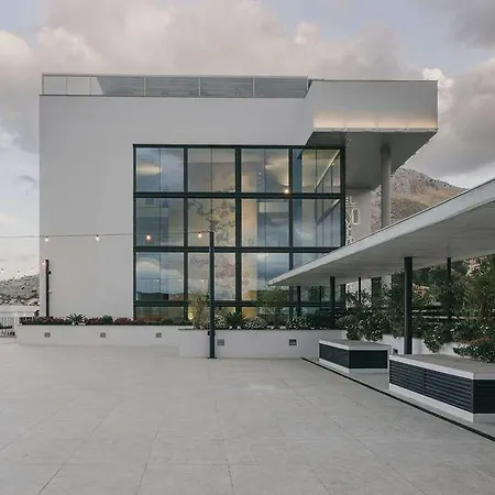 El Mirador Hotel 4*